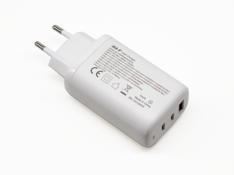 D28 GaN65W Charger